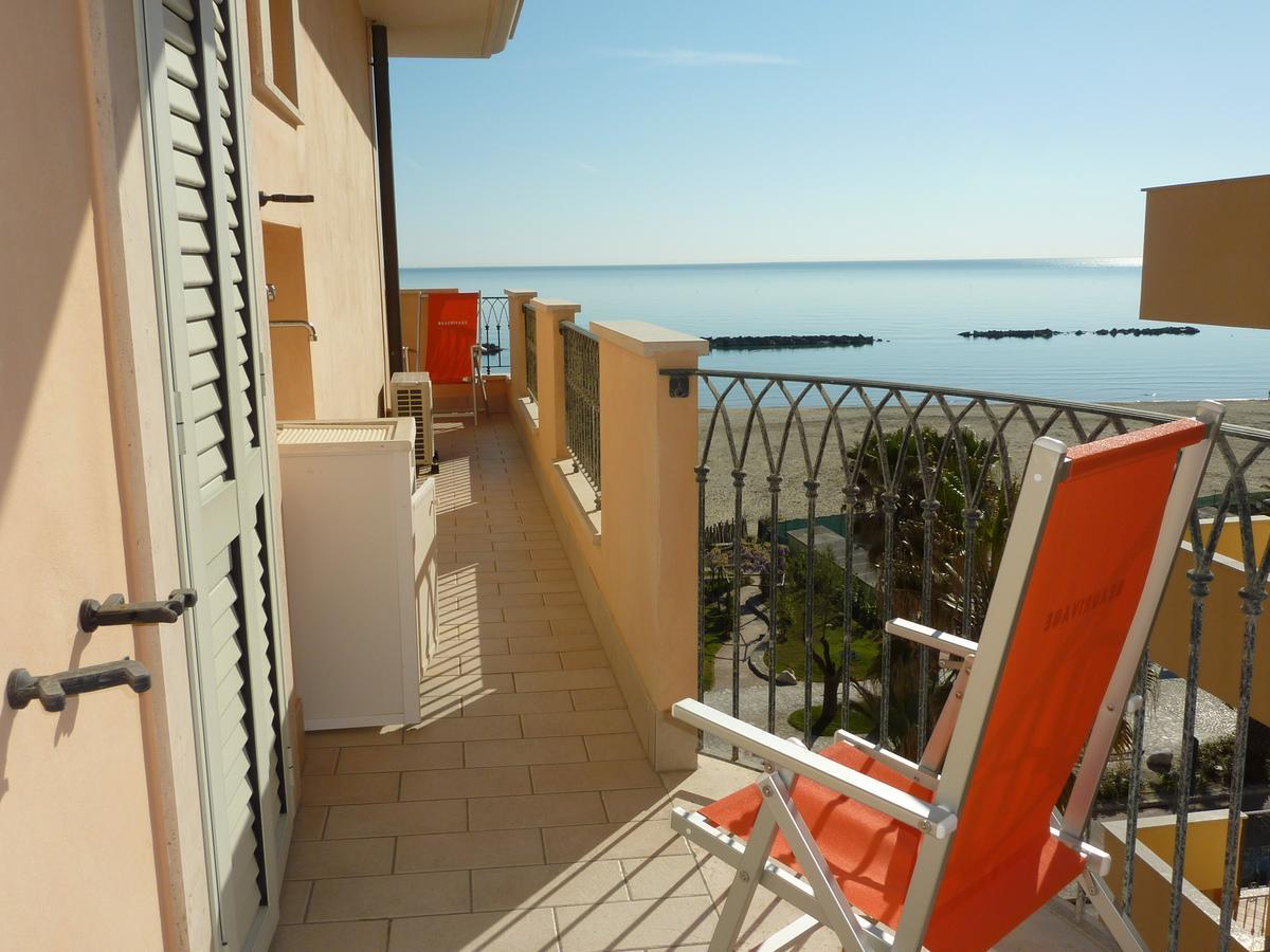 Beaurivage Aparthotel San Benedetto del Tronto Exterior photo